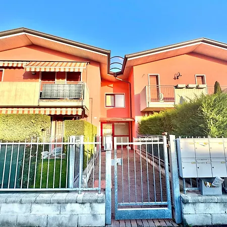 2 Castel d'Azzano